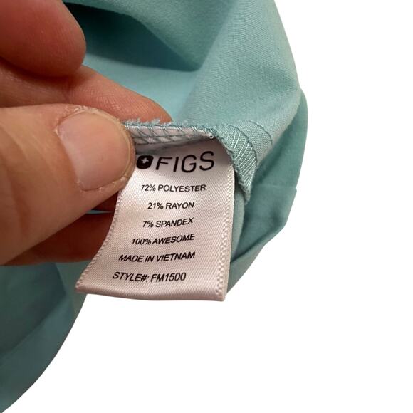 Figs scrub top Aquamarine Kaya style nurse medical work wear sz M PO# 1403 - Picture 9 of 11